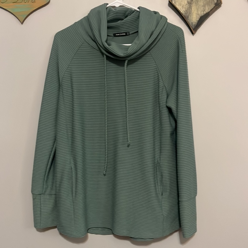 Sage pullover